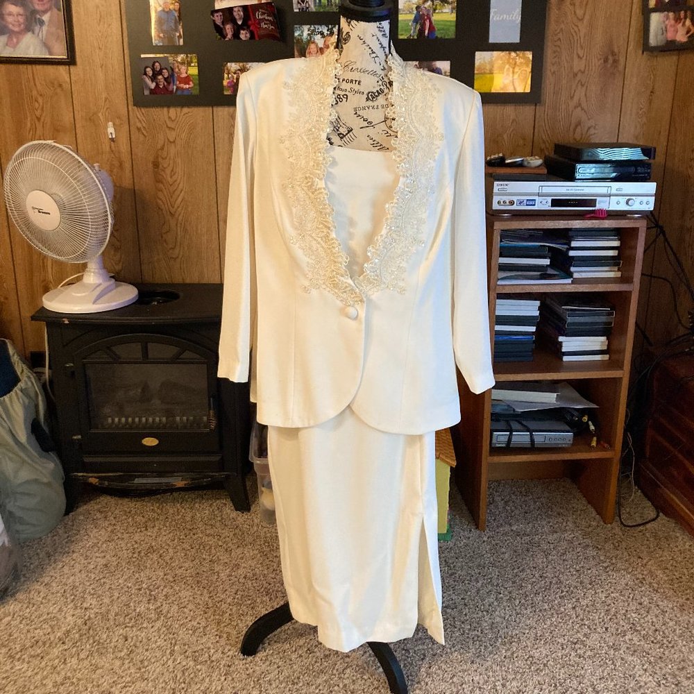 Ivory Karen Miller Evening Dress/Suit.  VGUC. Size 16
